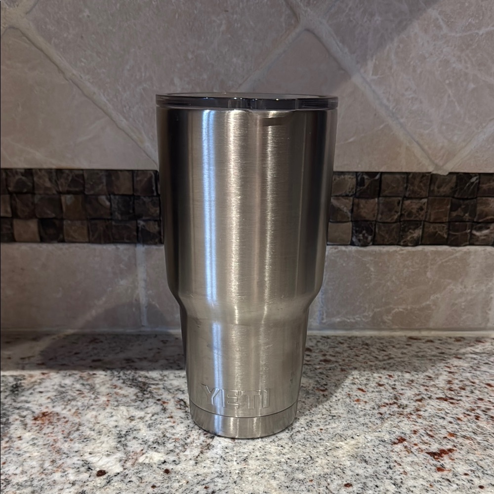 Yeti Silver Accent Cylinder